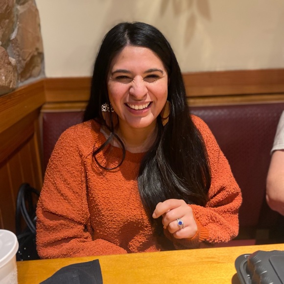 Meet your Posher, Darlene - Picture 3 of 4